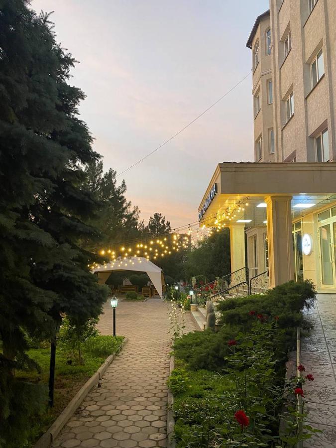 Отель Silk Road Lodge Бишкек Экстерьер фото