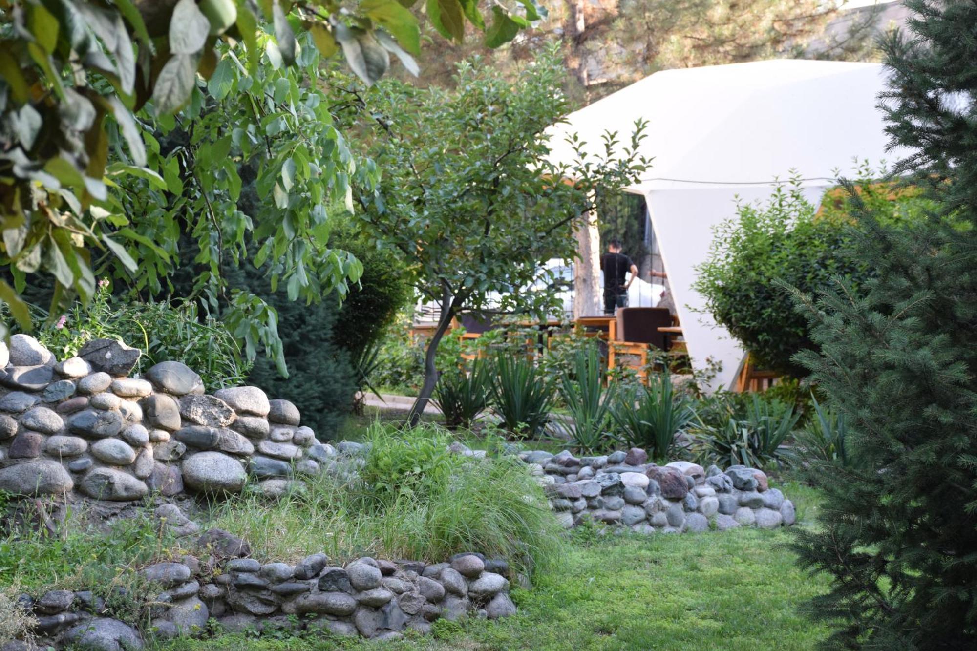 Отель Silk Road Lodge Бишкек Экстерьер фото