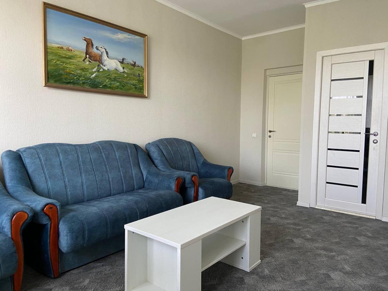Отель Silk Road Lodge Бишкек Экстерьер фото