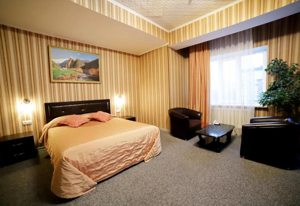 Отель Silk Road Lodge Бишкек Экстерьер фото